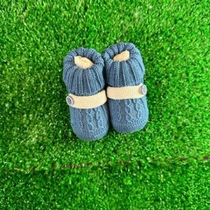 Babbucce in filo di cotone color blu con fascia bianca e bottoncino blu