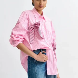 Camicia Jiwi oversize rosa a righe con fiocchi