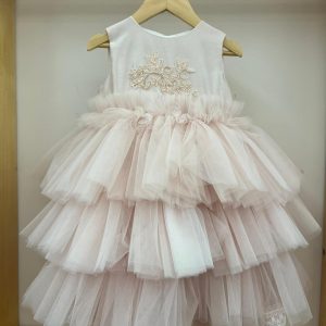 Abito rosa con tulle e ricamo e perle