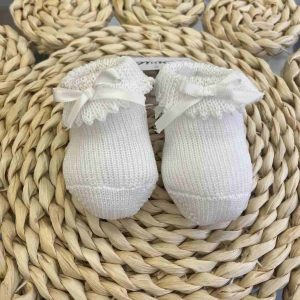 Babbucce bianche con fiocchettino