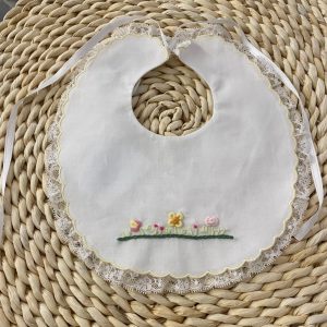 Bavetta bianca fiori colorati Piccola Giuggiola