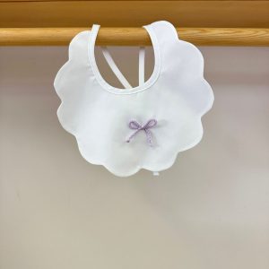 Bavetta bianca fiocco lilla I Delfi