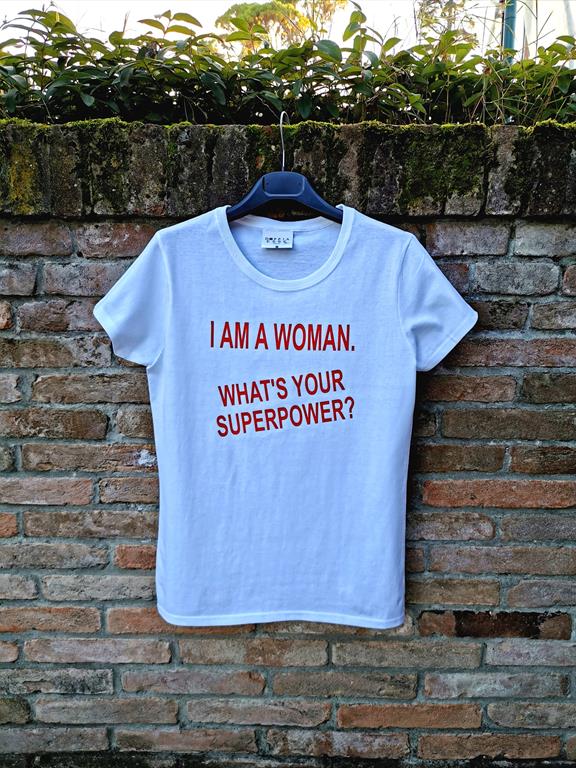 I AM A WOMAN - immagine 5