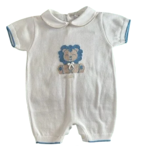 Pagliaccetto in filo bianco con leoncino