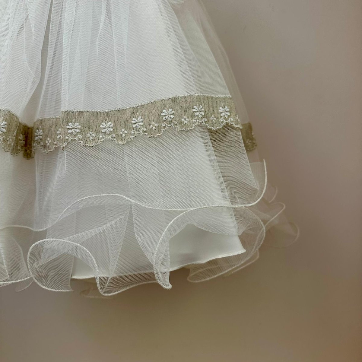 Abito bianco in tulle Ponto por Ponto - immagine 4