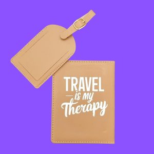 Porta passaporto + etichetta valigia TRAVEL IS MY THERAPY